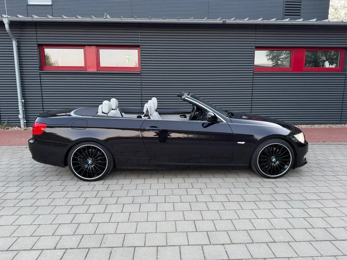 Gebraucht BMW 335 Cabriolet Exclusive 306 PS (225 kW) 2013 Schwarz Cabrio