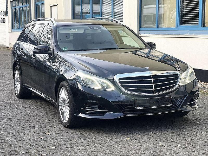 Gebraucht Mercedes E250 211 PS (155 kW) 2013 Schwarz Kombi