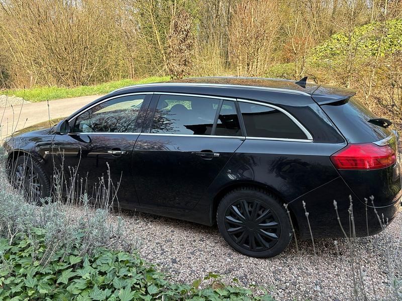 Gebraucht Opel Insignia 160 PS (117 kW) 2011 Schwarz Kombi