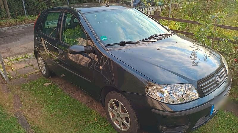 Schwarz Gebraucht 2004 Fiat Punto Kleinwagen | 499 € - Bild 1/4