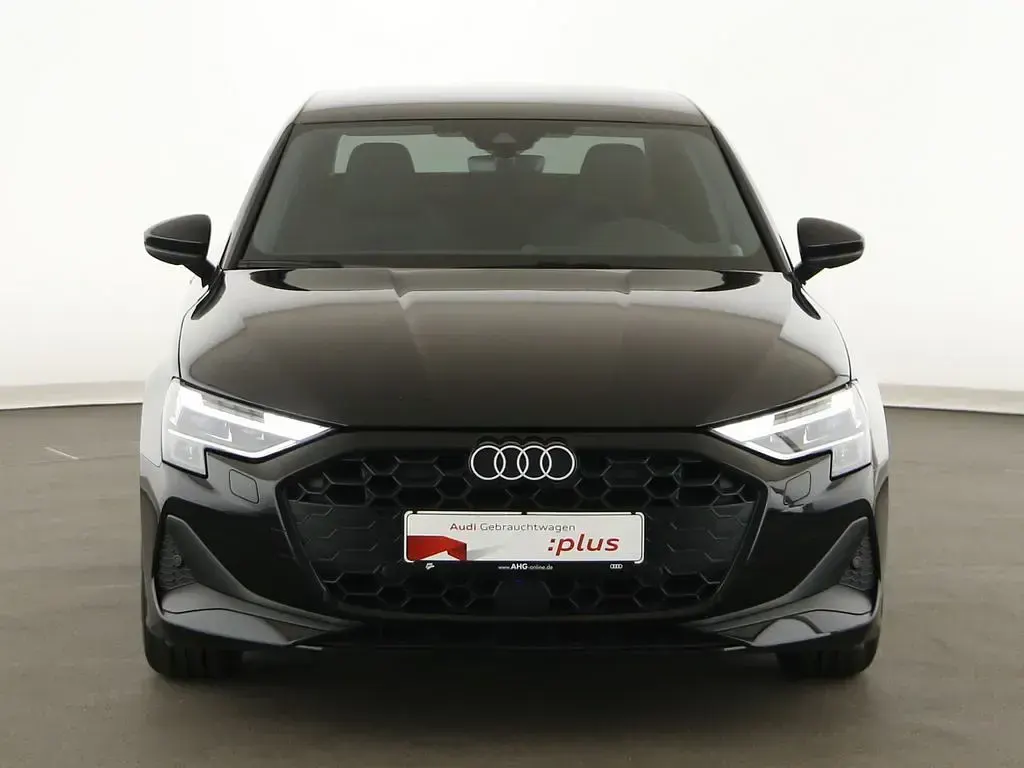 Gebraucht Audi A3 Ambiente 150 PS (110 kW) 2025 Mythosschwarz metallic Limousine