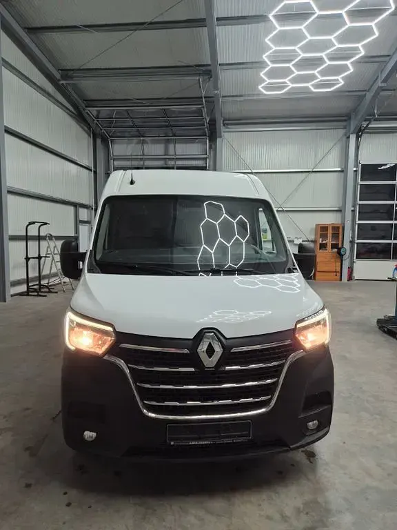 Gebraucht Renault Master 150 PS (110 kW) 2021 Weiß Van / Kleinbus