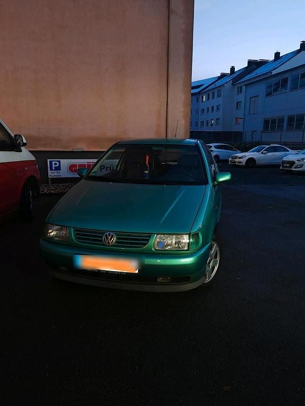Grün Gebraucht 1995 VW Polo Kleinwagen | 1.999 € - Bild 1/4
