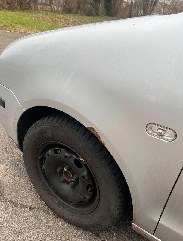 Gebraucht VW Polo 75 PS (55 kW) 2002 Silber Kleinwagen