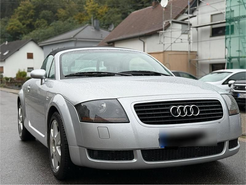 Silber Gebraucht 2000 Audi TT Roadster Cabrio | 8.990 € (Etwas zu teuer) - Bild 1/4