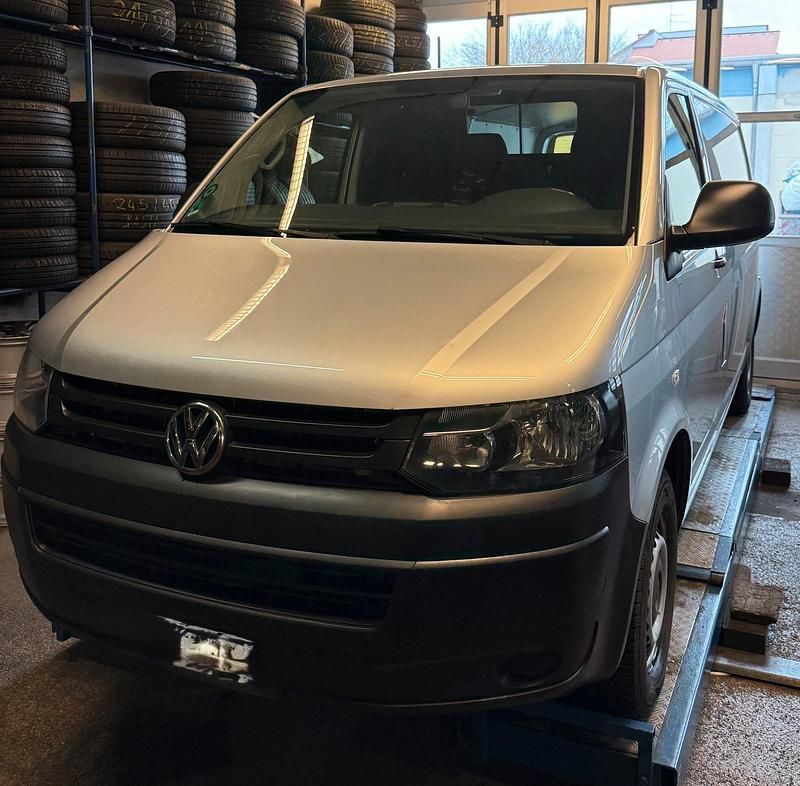 Gebraucht VW Transporter 140 PS (102 kW) 2014 Silber Van