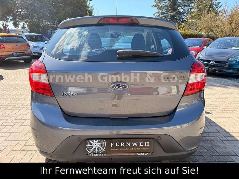 Gebraucht Ford Ka Basis 69 PS (50 kW) 2017 Grau Limousine