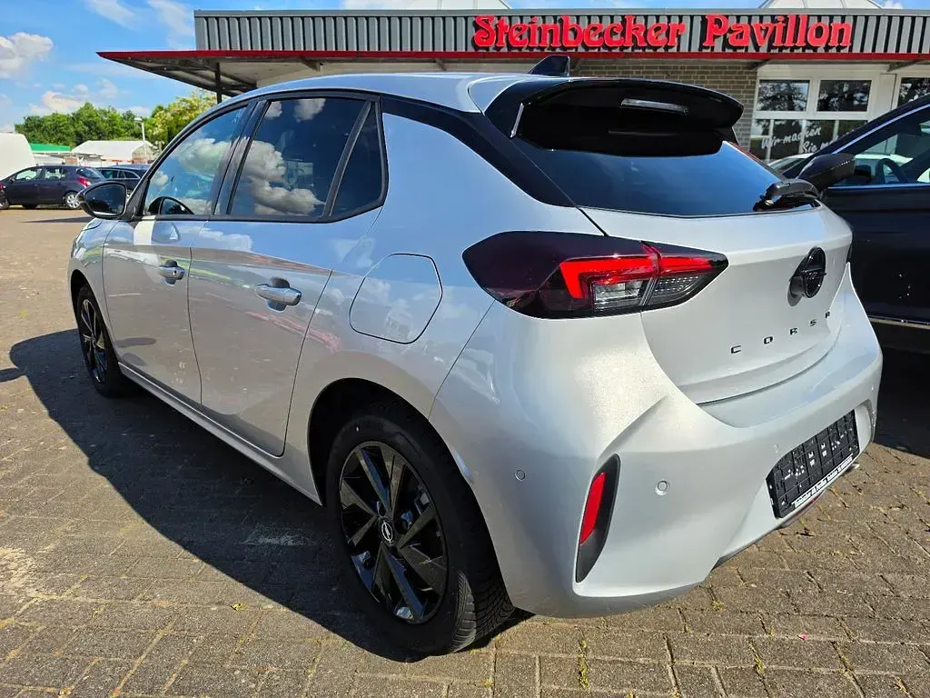 Gebraucht Opel Corsa 101 PS (74 kW) 2025 Silber Kleinwagen