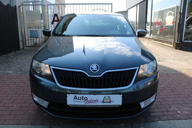 Gebraucht Skoda Rapid Drive 86 PS (63 kW) 2014 Grau Limousine