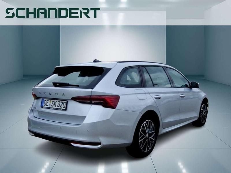 Gebraucht Skoda Octavia Selection 150 PS (110 kW) 2024 Brillantsilber metallic Kombi