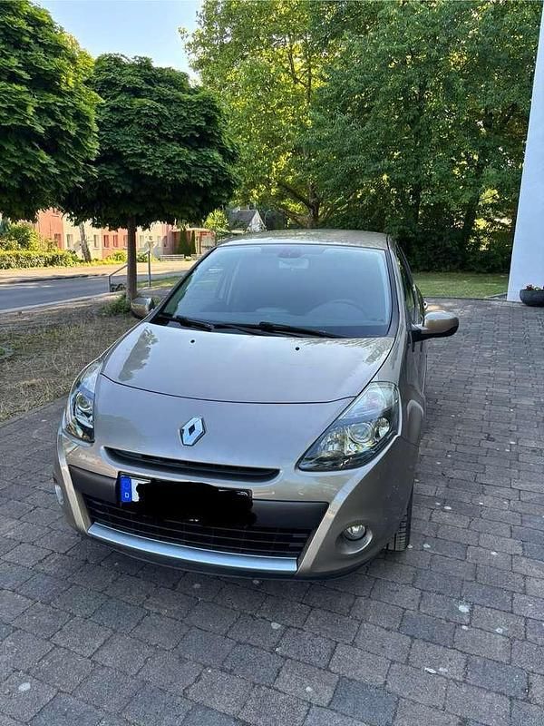Gebraucht 2009 Renault Clio II Dynamique Limousine | 4.500 € (Fairer Preis) - Bild 1/4