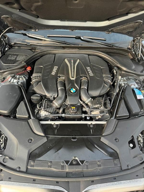 Gebraucht BMW M550 462 PS (339 kW) 2017 Silber Limousine