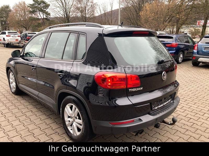 Gebraucht VW Tiguan Trendline 122 PS (89 kW) 2015 Schwarz SUV
