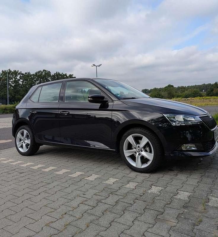 Schwarz Gebraucht 2020 Skoda Fabia Style Kleinwagen | 14.999 € (Fairer Preis) - Bild 1/4