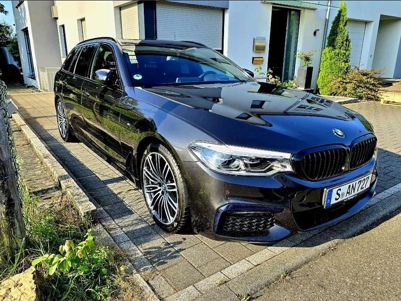 Grau Gebraucht 2020 BMW 530 M Sport Kombi | 31.900 € (Fairer Preis) - Bild 1/4