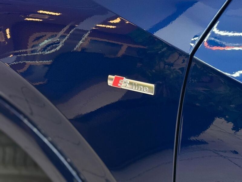 Gebraucht Audi Q2 S-Line 150 PS (110 kW) 2023 Blau SUV