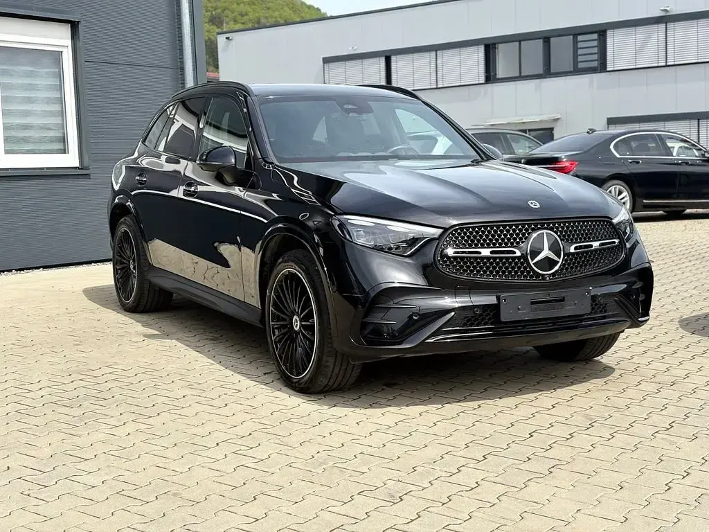 Gebraucht Mercedes GLC300e AMG line 197 PS (144 kW) 2023 Schwarz SUV