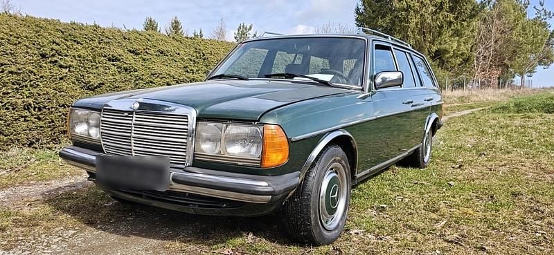 Gebraucht Mercedes 240 1985 Grün Kombi
