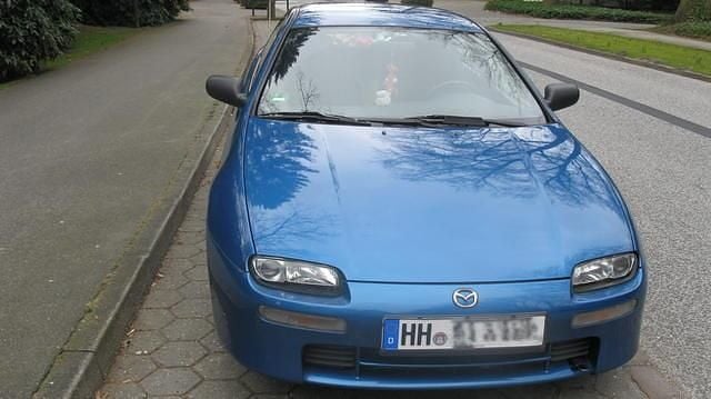 Gebraucht Mazda 323F 88 PS (64 kW) 1998 Braun metallic Limousine