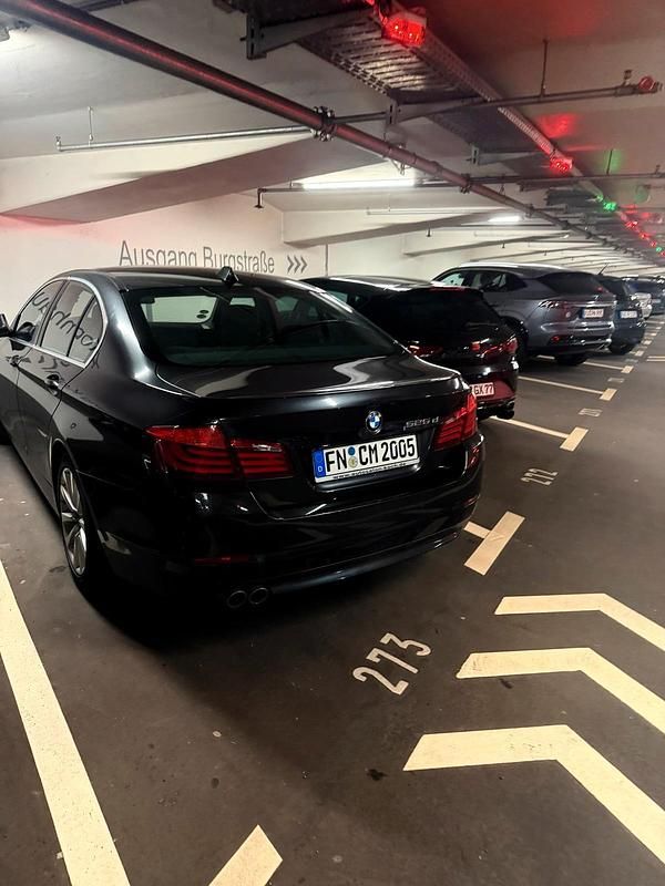 Second-hand BMW 525 204 CP (150 kW) 2013 Albastru Berlinǎ