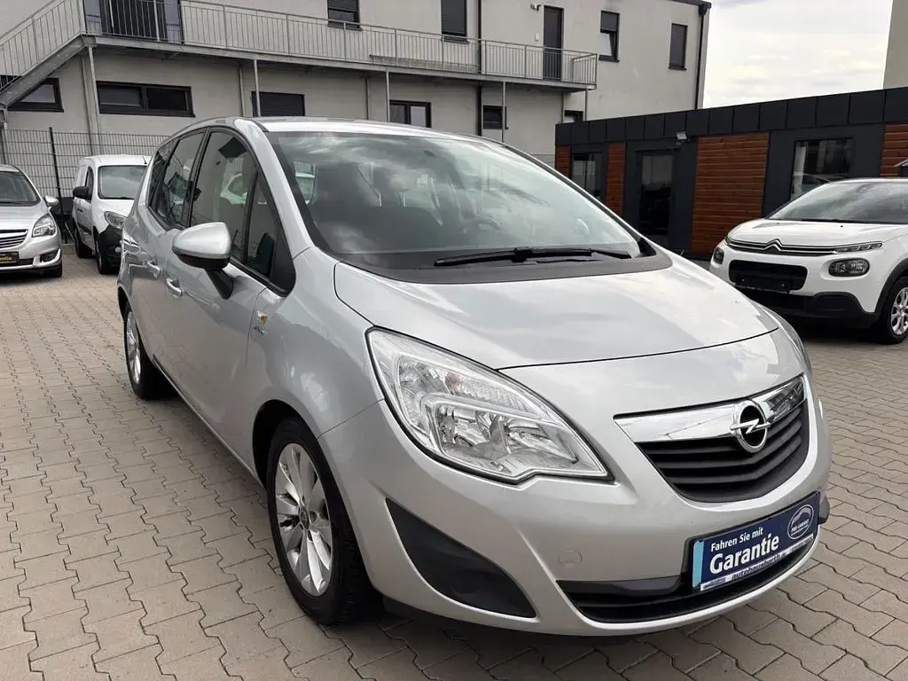 Gebraucht Opel Meriva Active 120 PS (88 kW) 2013 Silber Van / Kleinbus