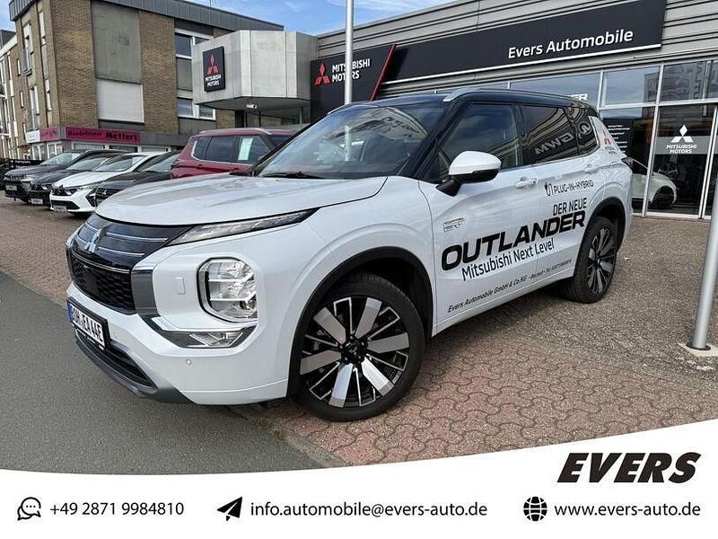 Weiß Gebraucht 2025 Mitsubishi Outlander P-HEV Top SUV | 52.450 € - Bild 1/4