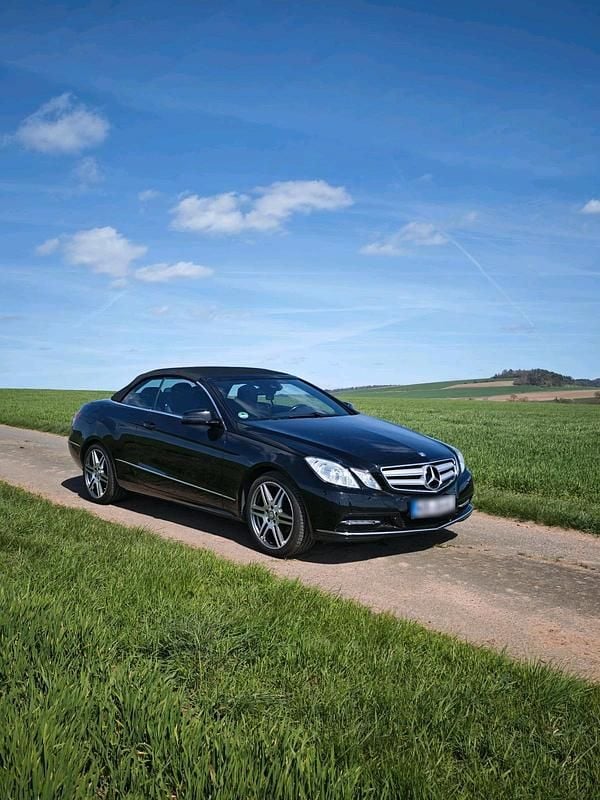 Gebraucht Mercedes E250 204 PS (150 kW) 2012 Schwarz Cabrio