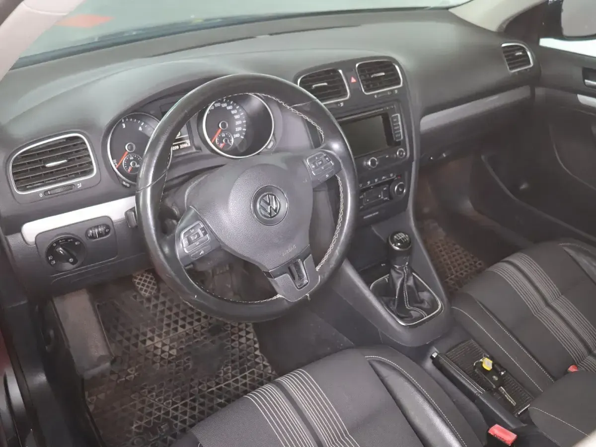 Gebraucht VW Golf VII Match 140 PS (102 kW) 2013 Platinum grey metallic Kombi