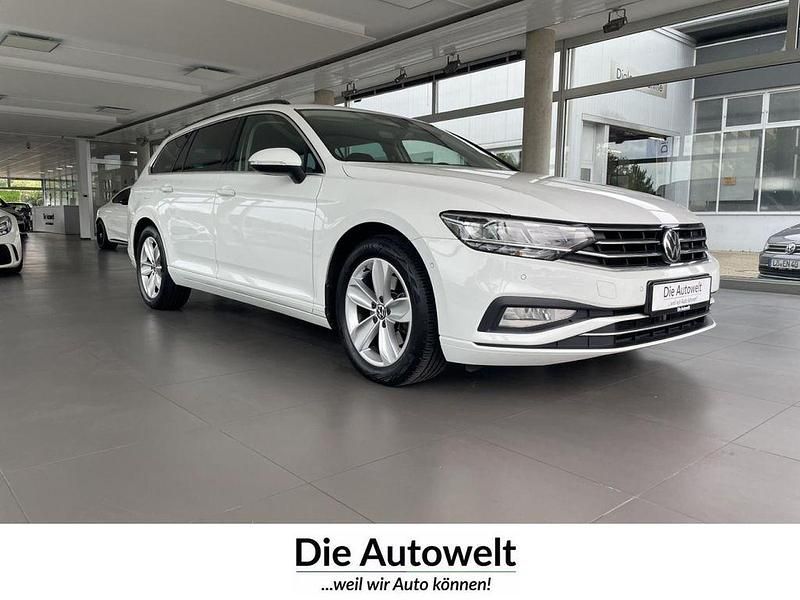 Weiß Gebraucht 2021 VW Passat Business Kombi | 15.999 € (Superpreis) - Bild 1/4