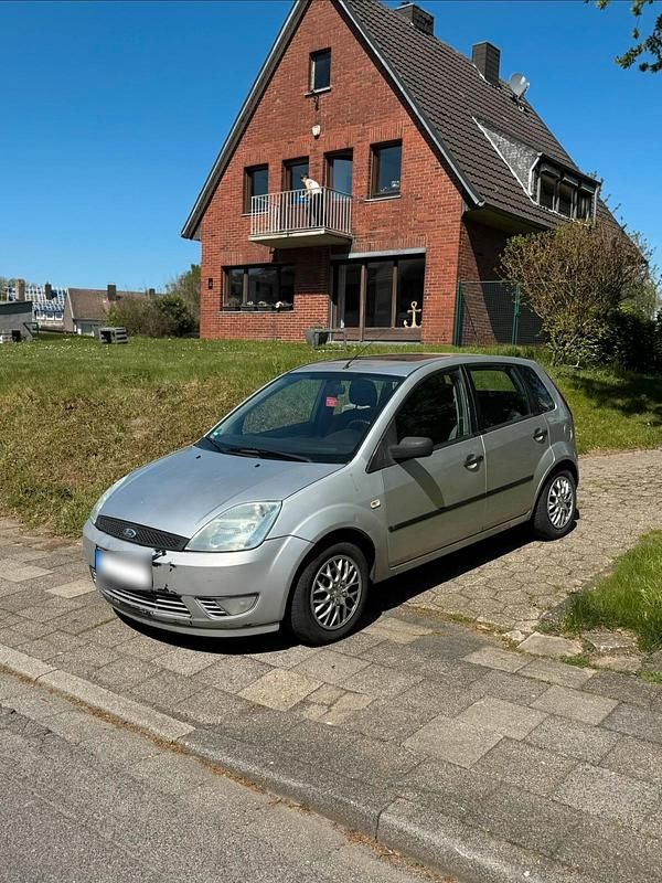 Gebraucht Ford Fiesta 80 PS (58 kW) 2003 Silber Kleinwagen