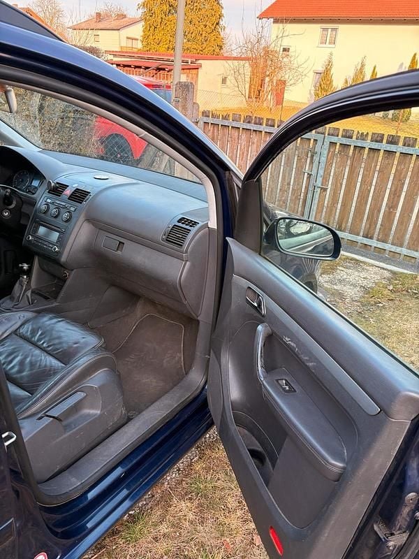 Gebraucht VW Touran 150 PS (110 kW) 2004 Blau Van / Kleinbus