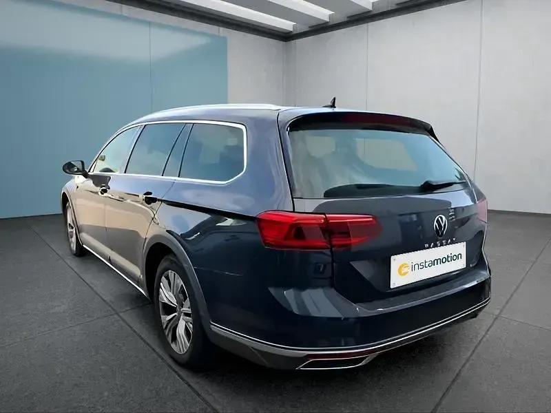 Gebraucht VW Passat 200 PS (147 kW) 2023 Grau Kombi