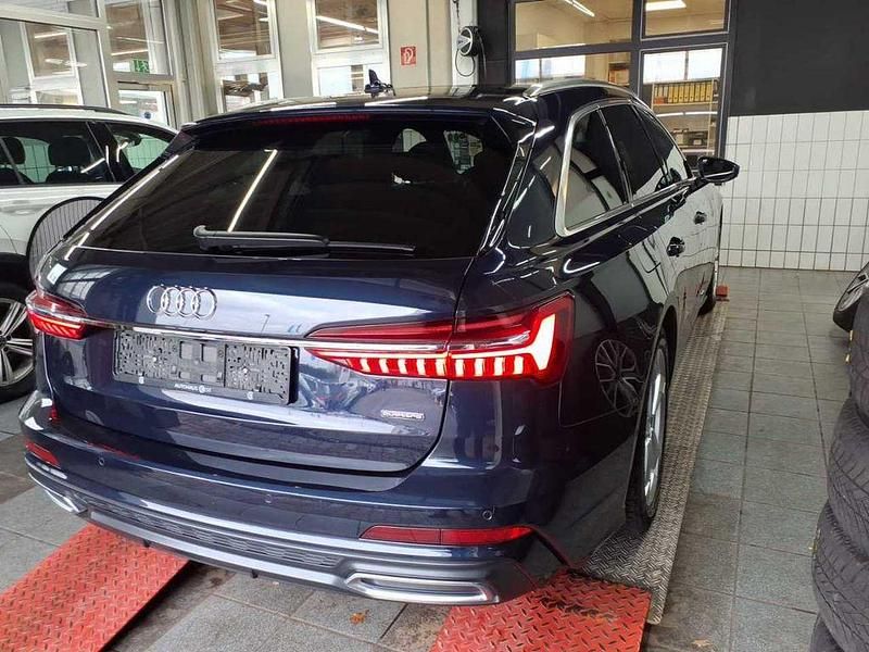Gebraucht Audi A6 S-Line 299 PS (219 kW) 2022 Firmamentblau metallic Kombi