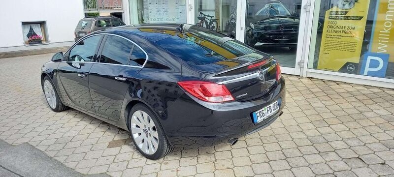 Gebraucht Opel Insignia Innovation 220 PS (161 kW) 2011 Schwarz Limousine