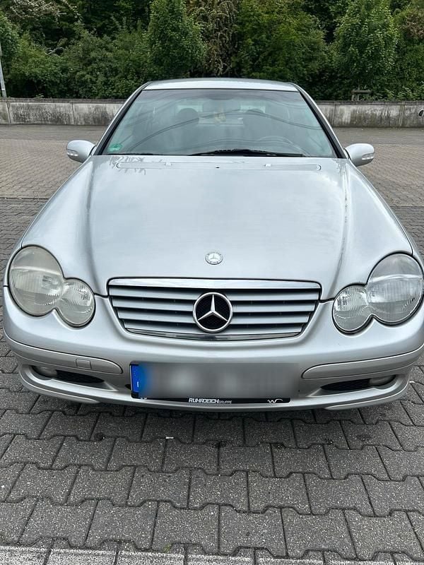 Silber Gebraucht 2003 Mercedes CLC180 Kleinwagen | 1.900 € - Bild 1/4