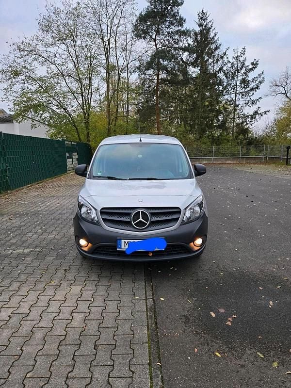 Silber Gebraucht 2018 Mercedes Citan 109 Kleinwagen | 8.750 € (Guter Preis) - Bild 1/4