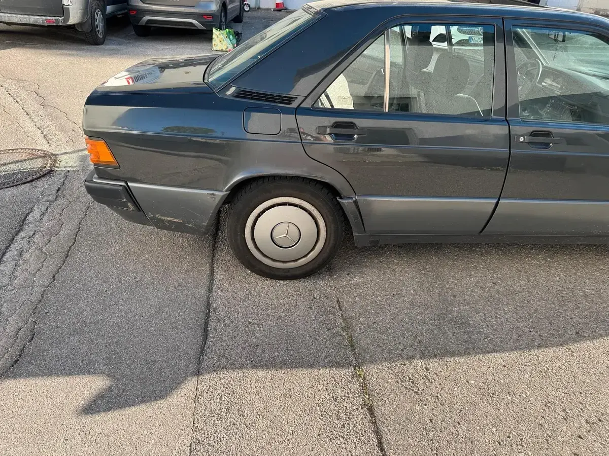 Gebraucht Mercedes 190 1991 Schwarz Limousine