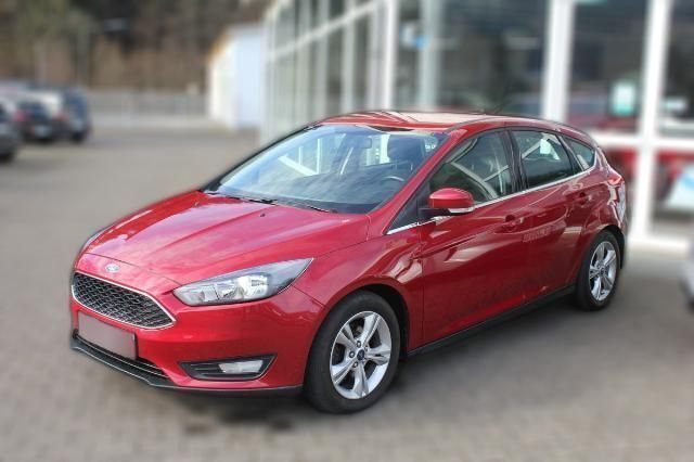 Gebraucht Ford Focus Sport 125 PS (91 kW) 2015 Rot Limousine