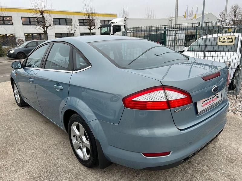 Gebraucht Ford Mondeo Titanium 175 PS (128 kW) 2010 Blau Limousine