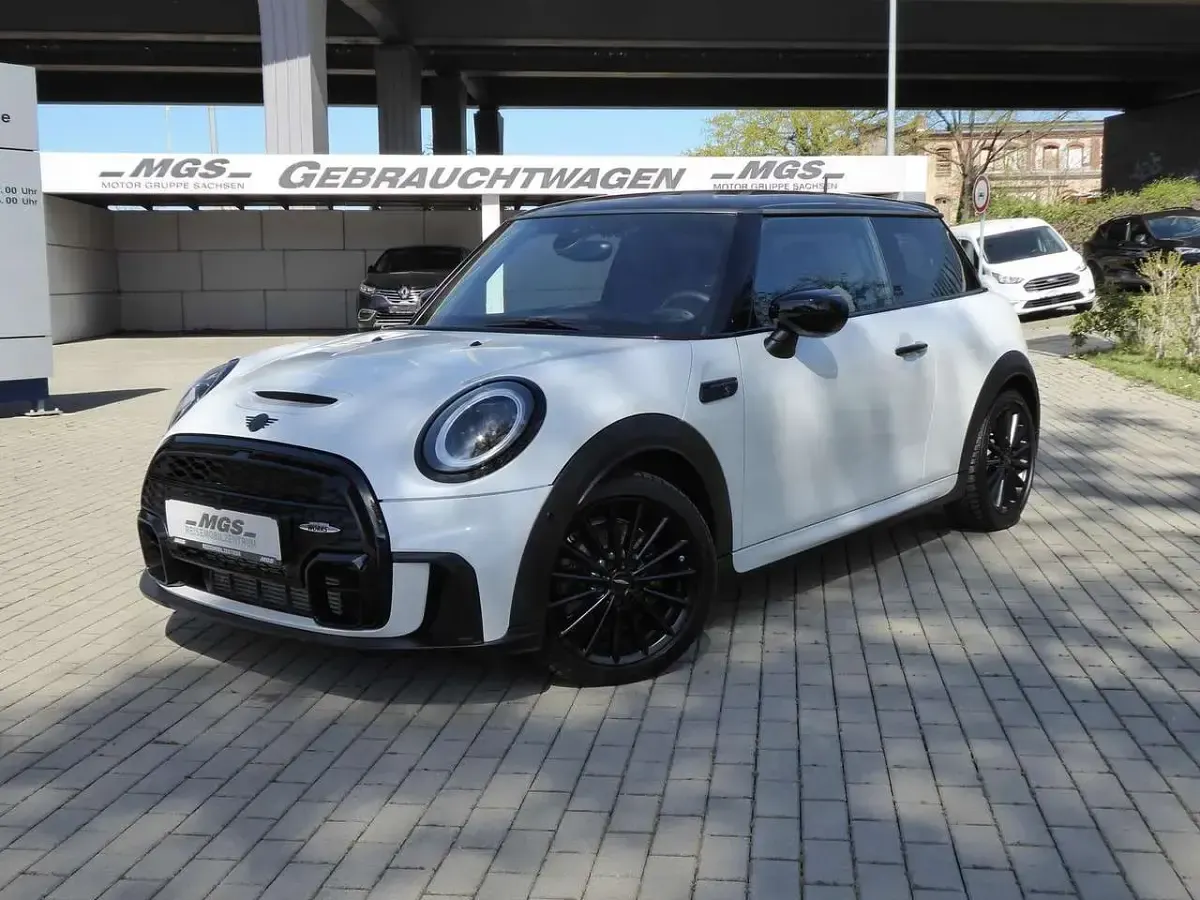 Gebraucht Mini Cooper S Premium 178 PS (130 kW) 2023 Weiß Kleinwagen