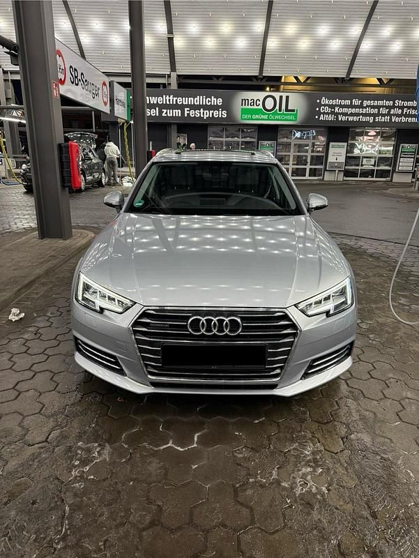 Silber Gebraucht 2016 Audi A4 Ambiente Kombi | 25.990 € (Teuer) - Bild 1/4
