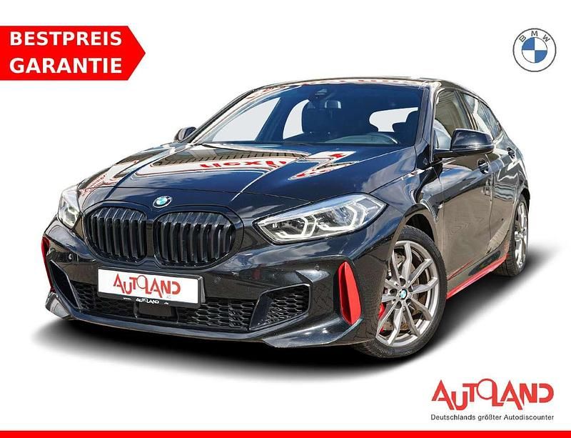 Saphirschwarzmet. Gebraucht 2023 BMW 128 M Sport Limousine | 30.890 € (Fairer Preis) - Bild 1/4