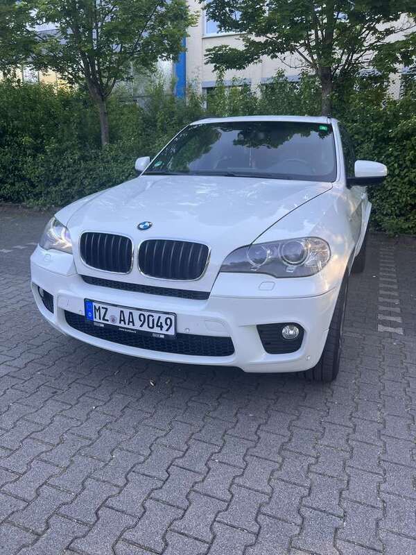 Weiß Gebraucht 2011 BMW X5 M M Sport SUV | 15.700 € (Fairer Preis) - Bild 1/4