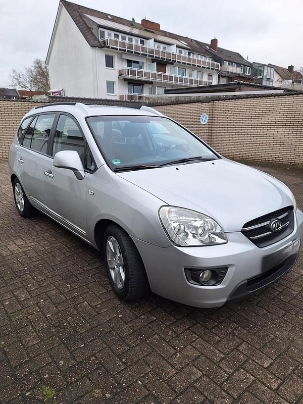 Gebraucht Kia Carens 106 PS (77 kW) 2007 Silber Van / Kleinbus