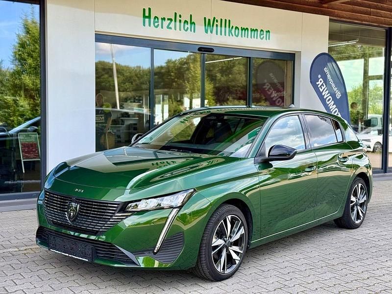 Grün Gebraucht 2022 Peugeot 308 Active Limousine | 17.700 € (Fairer Preis) - Bild 1/4