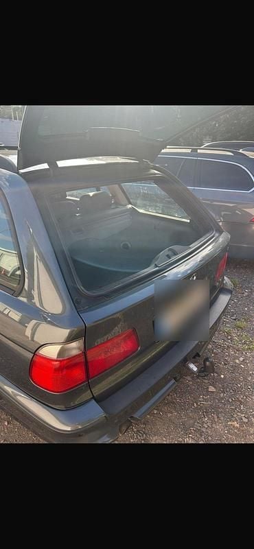 Gebraucht BMW 523 170 PS (125 kW) 2000 Grau Kombi