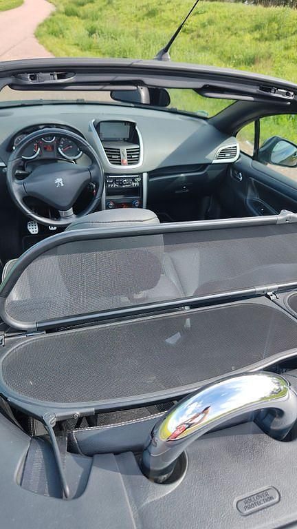 Gebraucht Peugeot 207 CC Allure 111 PS (81 kW) 2012 Schwarz Cabrio