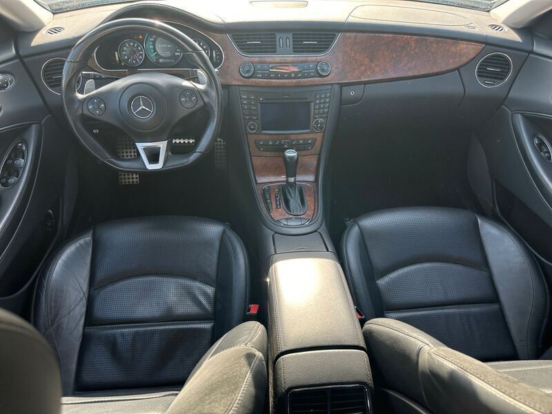 Gebraucht Mercedes CLS63 AMG AMG 514 PS (378 kW) 2010 White metallic Coupé