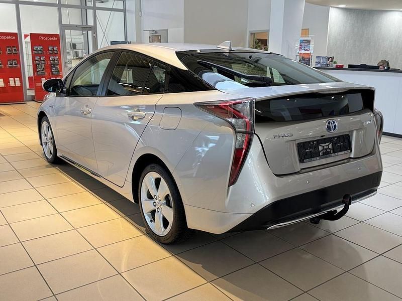 Gebraucht Toyota Prius Executive 122 PS (89 kW) 2018 Beige Kleinwagen