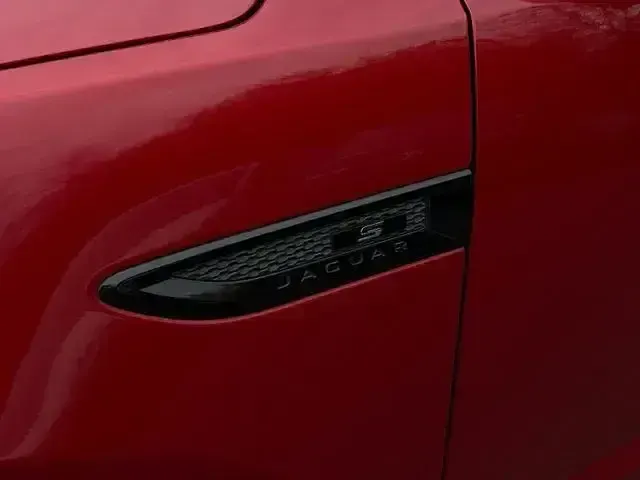 Gebraucht Jaguar E-Pace R-Dynamic 150 PS (110 kW) 2020 Rot SUV
